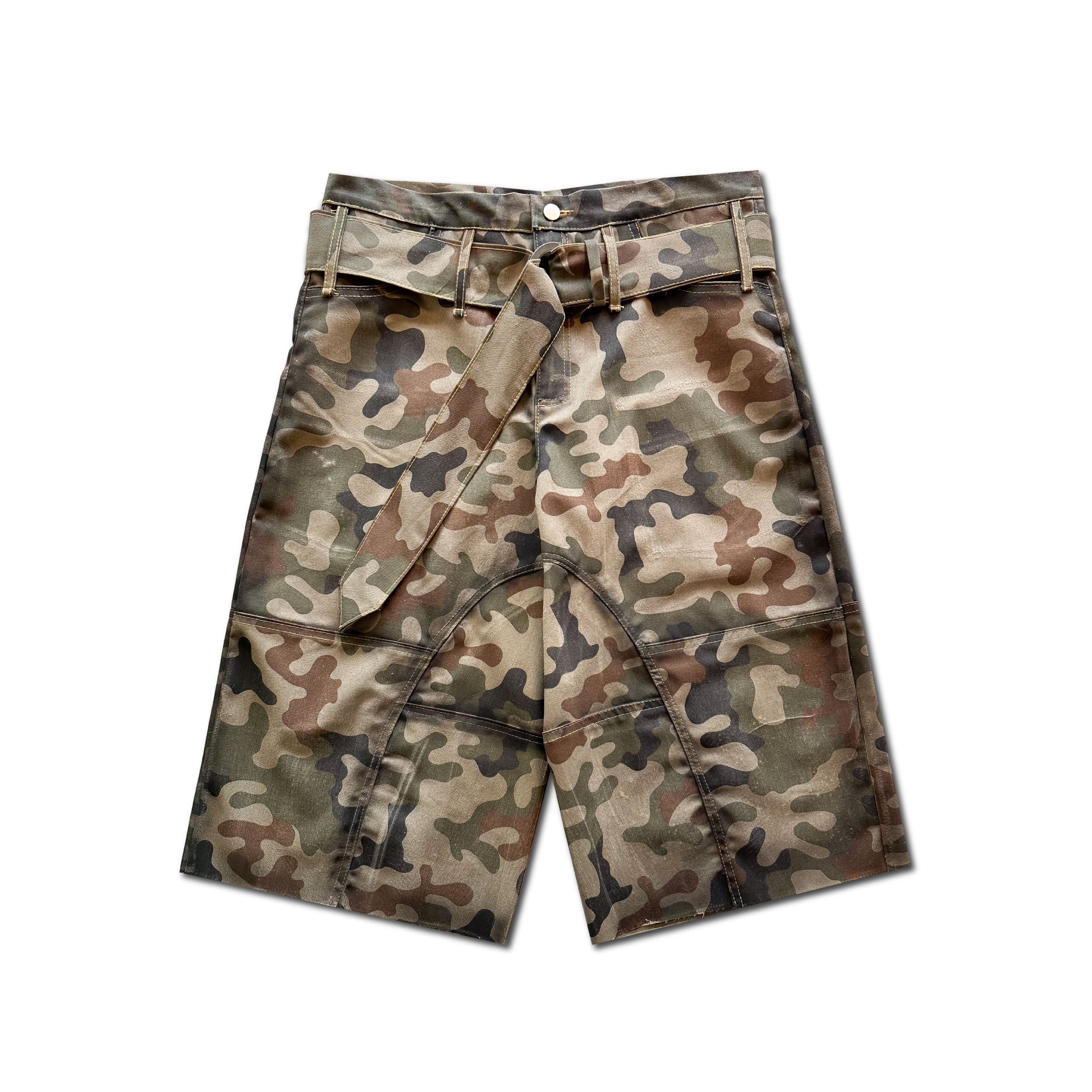 CAMO CARGO SHORTS + BELT